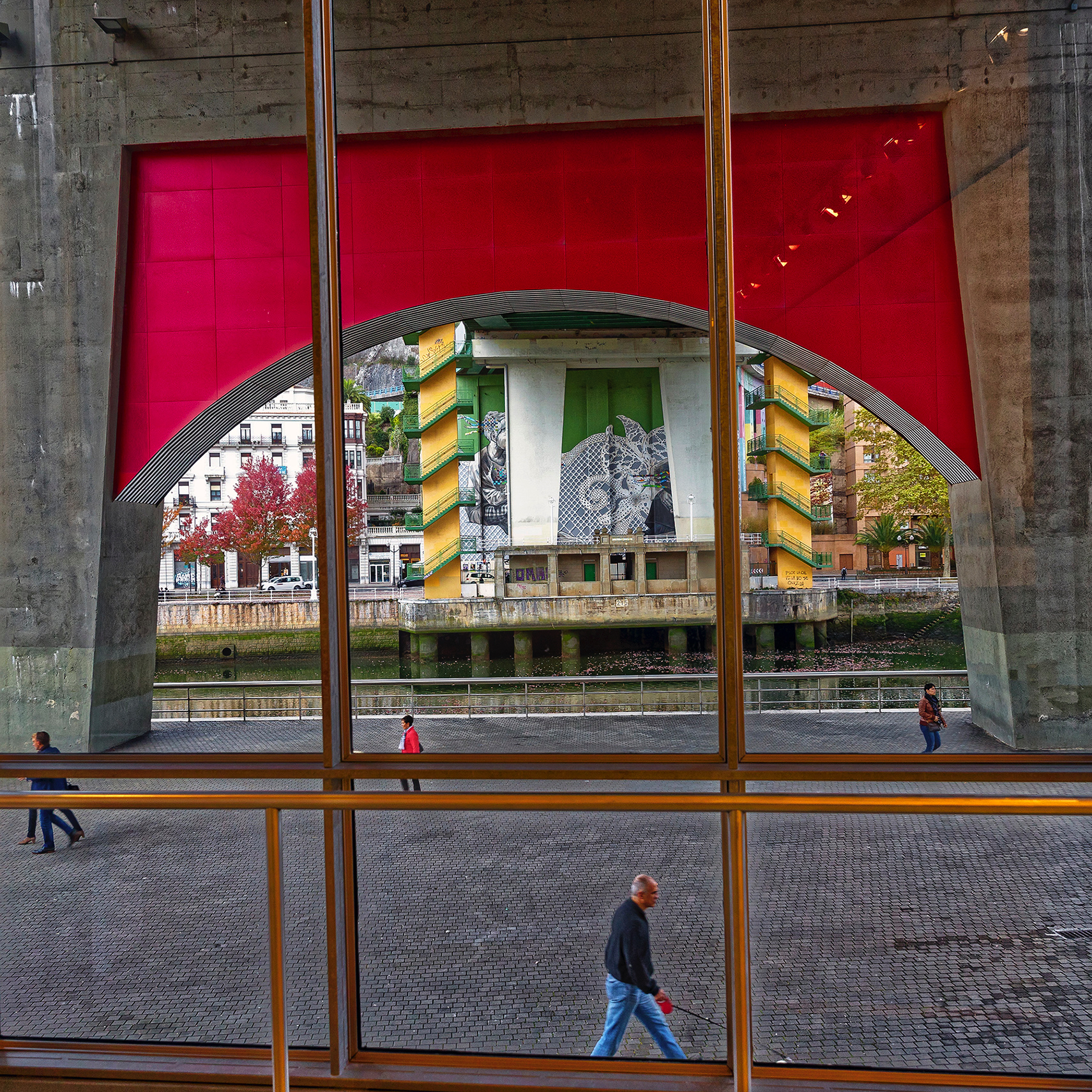 Bilbao - Musée Guggenheim sur les bords du Nervión